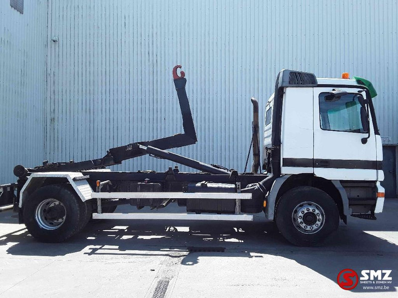 Mercedes-Benz Actros 1831 manual lames airco - Грузовик-контейнеровоз/ Сменный кузов: фото 4 Mercedes-Benz Actros 1831 manual lames airco - Грузовик-контейнеровоз/ Сменный кузов: фото 4