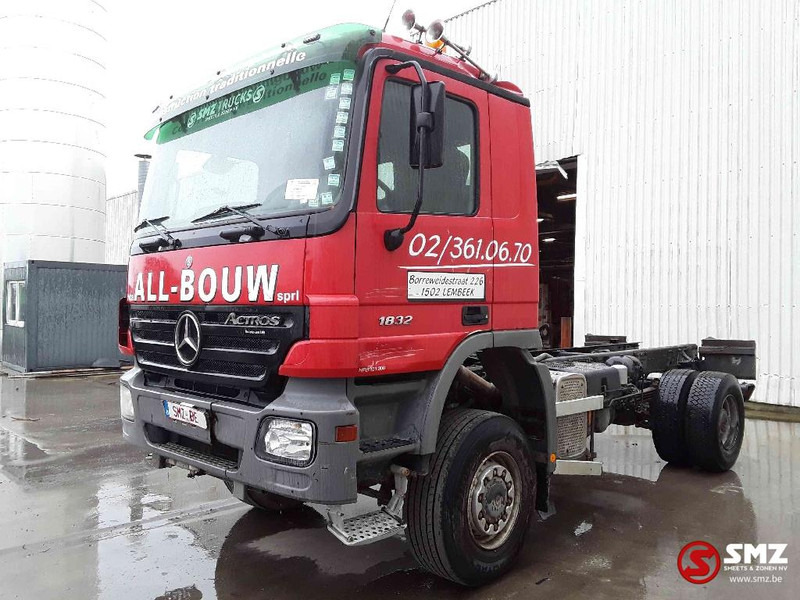 Mercedes-Benz Actros 1832 4x4 209000 km!! - Грузовик-шасси: фото 3 Mercedes-Benz Actros 1832 4x4 209000 km!! - Грузовик-шасси: фото 3