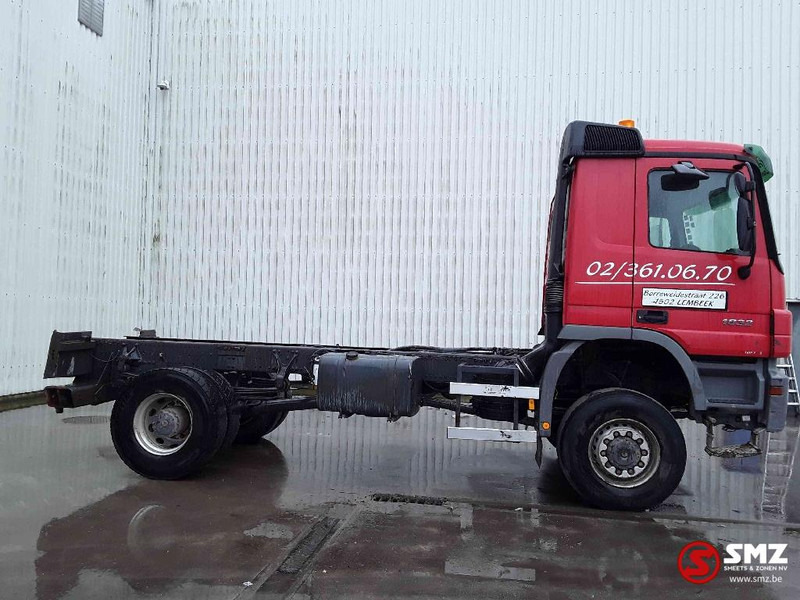 Mercedes-Benz Actros 1832 4x4 209000 km!! - Грузовик-шасси: фото 4 Mercedes-Benz Actros 1832 4x4 209000 km!! - Грузовик-шасси: фото 4