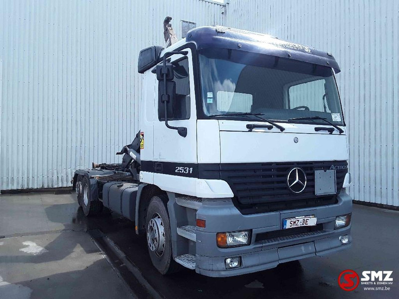 Mercedes-Benz Actros 2531 francais - Грузовик-контейнеровоз/ Сменный кузов: фото 1 Mercedes-Benz Actros 2531 francais - Грузовик-контейнеровоз/ Сменный кузов: фото 1