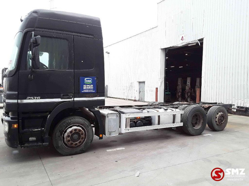 Mercedes-Benz Actros 2536 - Грузовик-шасси: фото 5 Mercedes-Benz Actros 2536 - Грузовик-шасси: фото 5