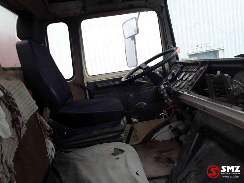 Фото интерьера 1: Грузовик бортовой/ Платформа, Автоманипулятор Renault CBH 280 fassi