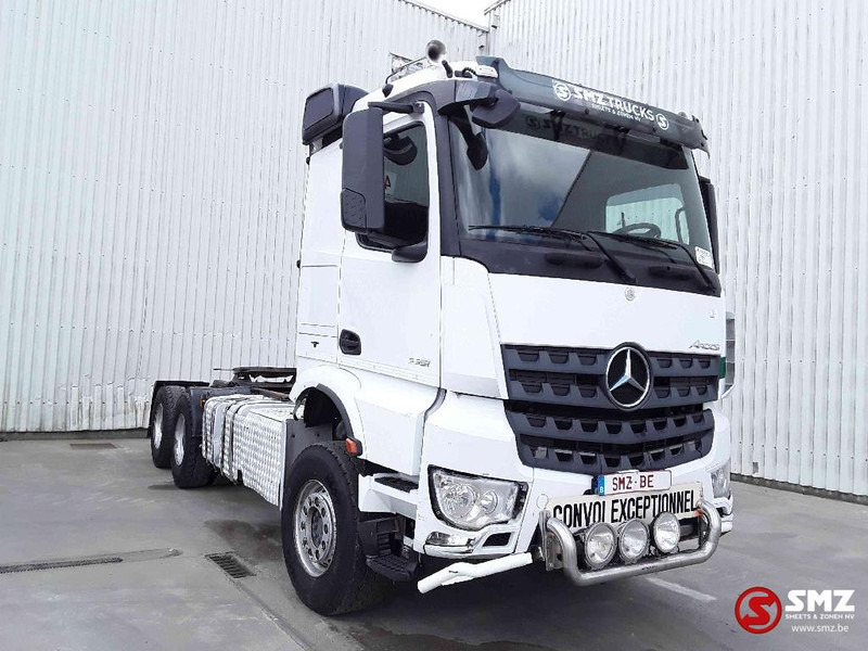 Mercedes-Benz Arocs 3351 lames steel - Тягач: фото 1 Mercedes-Benz Arocs 3351 lames steel - Тягач: фото 1