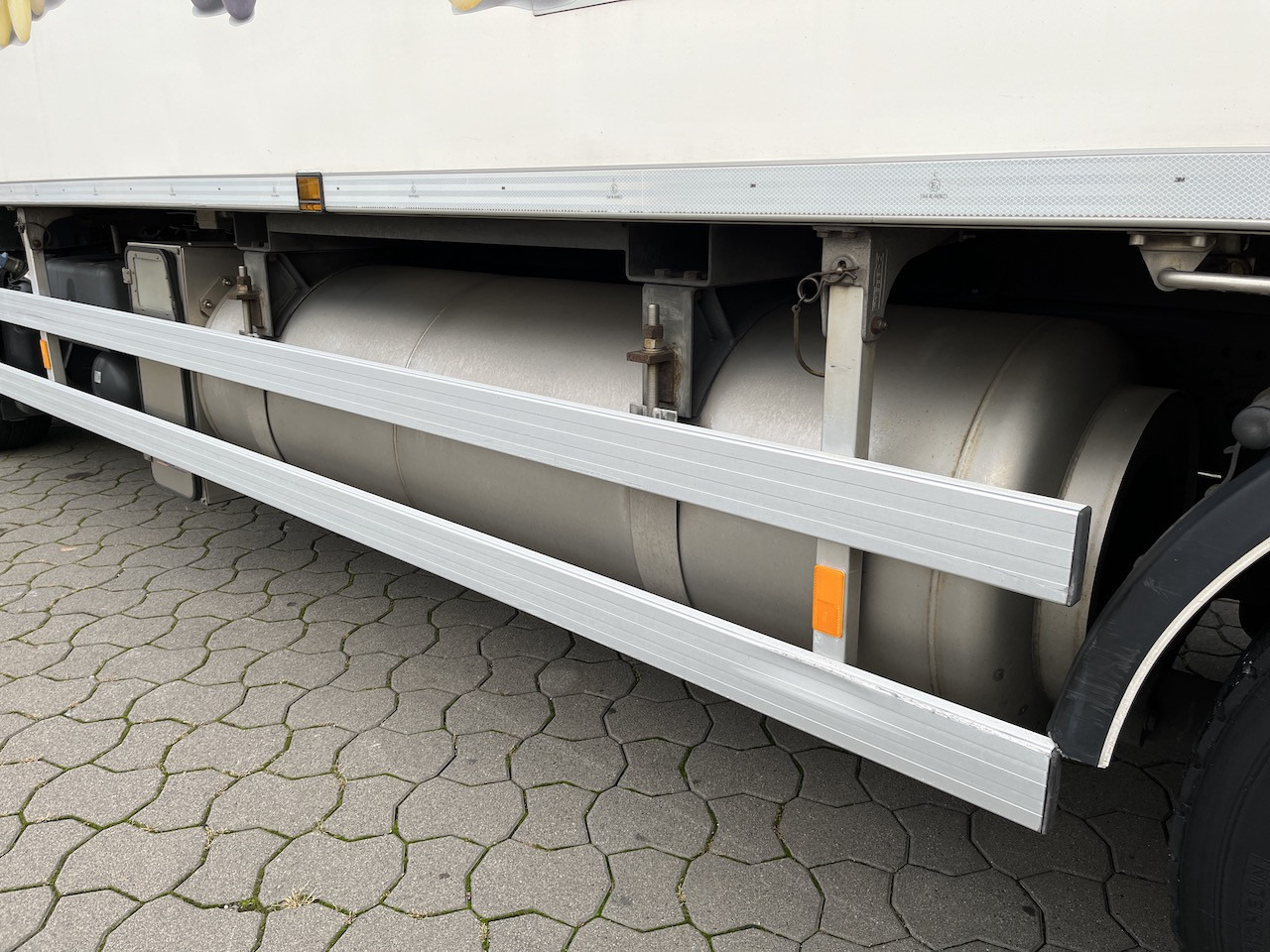 Рефрижератор Mercedes-Benz 1842 4x2 LBW Kühlung Flüssigstickstoff GAS: фото 6 Рефрижератор Mercedes-Benz 1842 4x2 LBW Kühlung Flüssigstickstoff GAS: фото 6