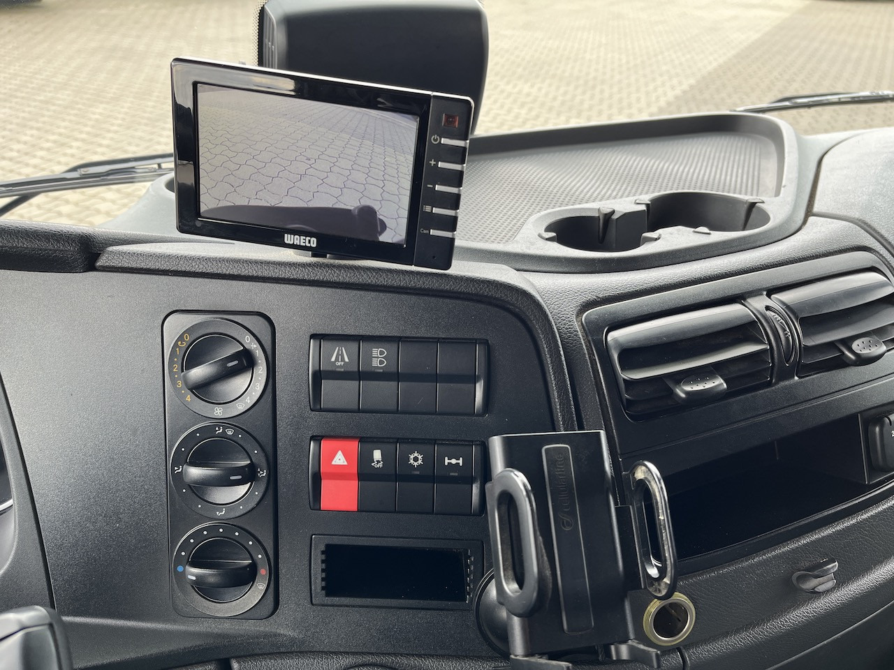 Mercedes-Benz Atego 823 4x2 AHK Hebezug Seilzug Brennholz - Малотоннажный бортовой грузовик: фото 3 Mercedes-Benz Atego 823 4x2 AHK Hebezug Seilzug Brennholz - Малотоннажный бортовой грузовик: фото 3