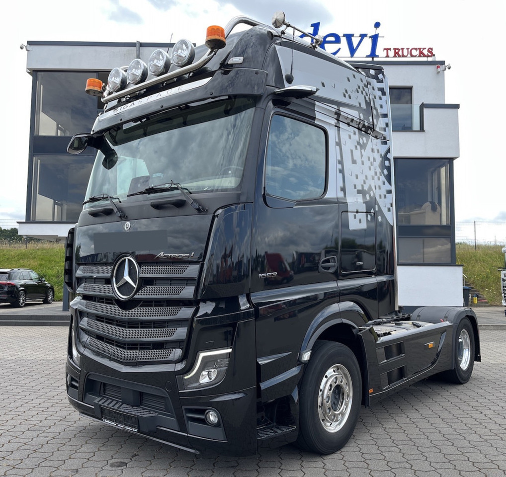 Mercedes-Benz Actros 1853 4x2 Gigaspace Sitzecke StyleLine - Тягач: фото 1 Mercedes-Benz Actros 1853 4x2 Gigaspace Sitzecke StyleLine - Тягач: фото 1