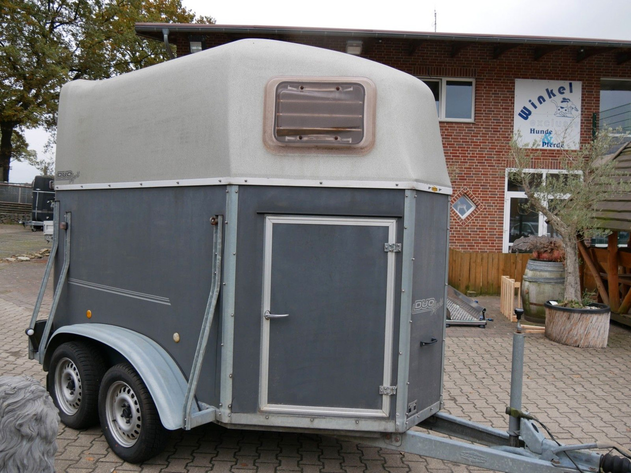 Böckmann Duo Esprit mit Sattelkammer - Прицеп для перевозки животных: фото 2 Böckmann Duo Esprit mit Sattelkammer - Прицеп для перевозки животных: фото 2