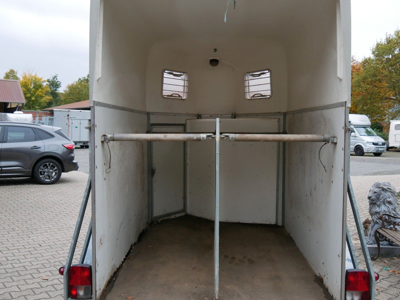 Böckmann Duo Esprit mit Sattelkammer - Прицеп для перевозки животных: фото 4 Böckmann Duo Esprit mit Sattelkammer - Прицеп для перевозки животных: фото 4