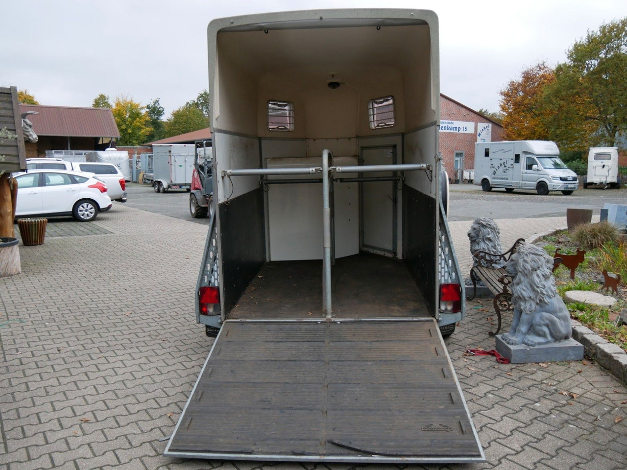 Прицеп для перевозки животных Böckmann Duo  mit Sattelkammer: фото 8