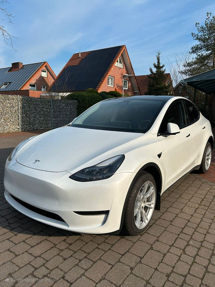 Tesla Model Y Hinterradantrieb RWD - Седан: фото 1 Tesla Model Y Hinterradantrieb RWD - Седан: фото 1