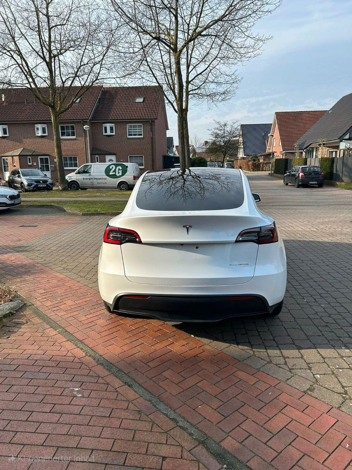 Tesla Model Y Hinterradantrieb RWD - Седан: фото 4 Tesla Model Y Hinterradantrieb RWD - Седан: фото 4
