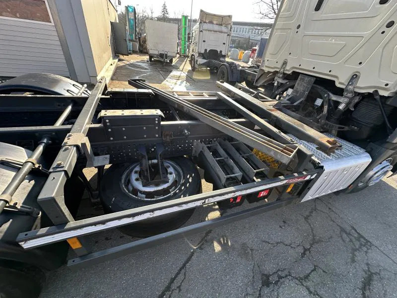 Новый Грузовик-контейнеровоз/ Сменный кузов Mercedes-Benz Actros 2542 LL BDF Standard 6x2 LBW: фото 16