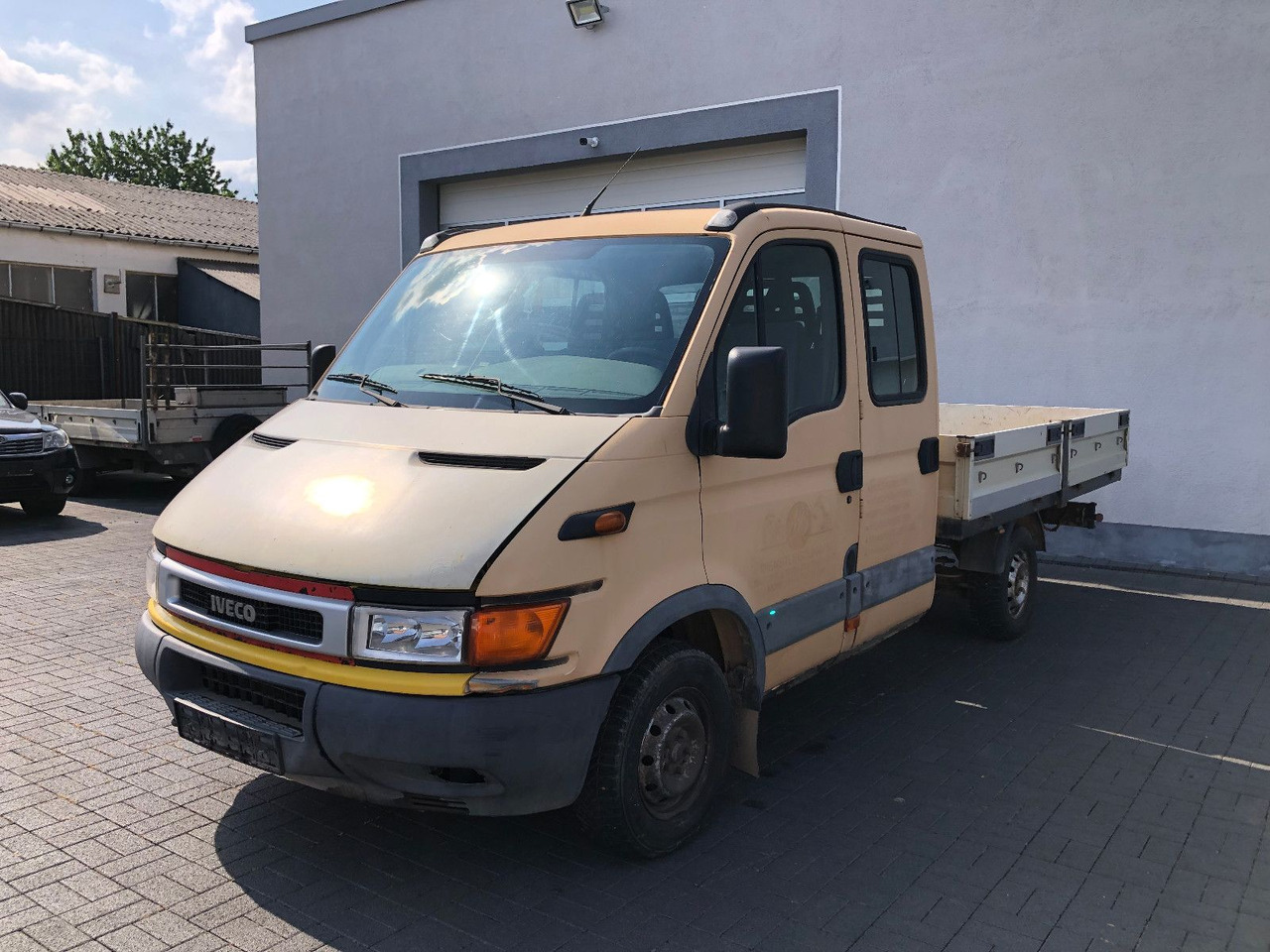 Iveco Daily 2.8 - 33 L 11 DoKa TÜV 3-2026 - Малотоннажный бортовой грузовик, Грузопассажирский фургон: фото 1 Iveco Daily 2.8 - 33 L 11 DoKa TÜV 3-2026 - Малотоннажный бортовой грузовик, Грузопассажирский фургон: фото 1