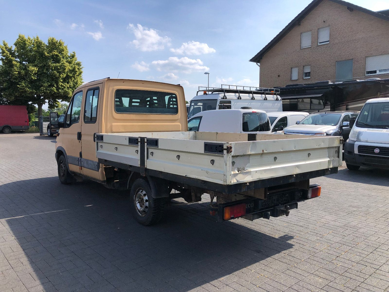 Iveco Daily 2.8 - 33 L 11 DoKa TÜV 3-2026 - Малотоннажный бортовой грузовик, Грузопассажирский фургон: фото 4 Iveco Daily 2.8 - 33 L 11 DoKa TÜV 3-2026 - Малотоннажный бортовой грузовик, Грузопассажирский фургон: фото 4