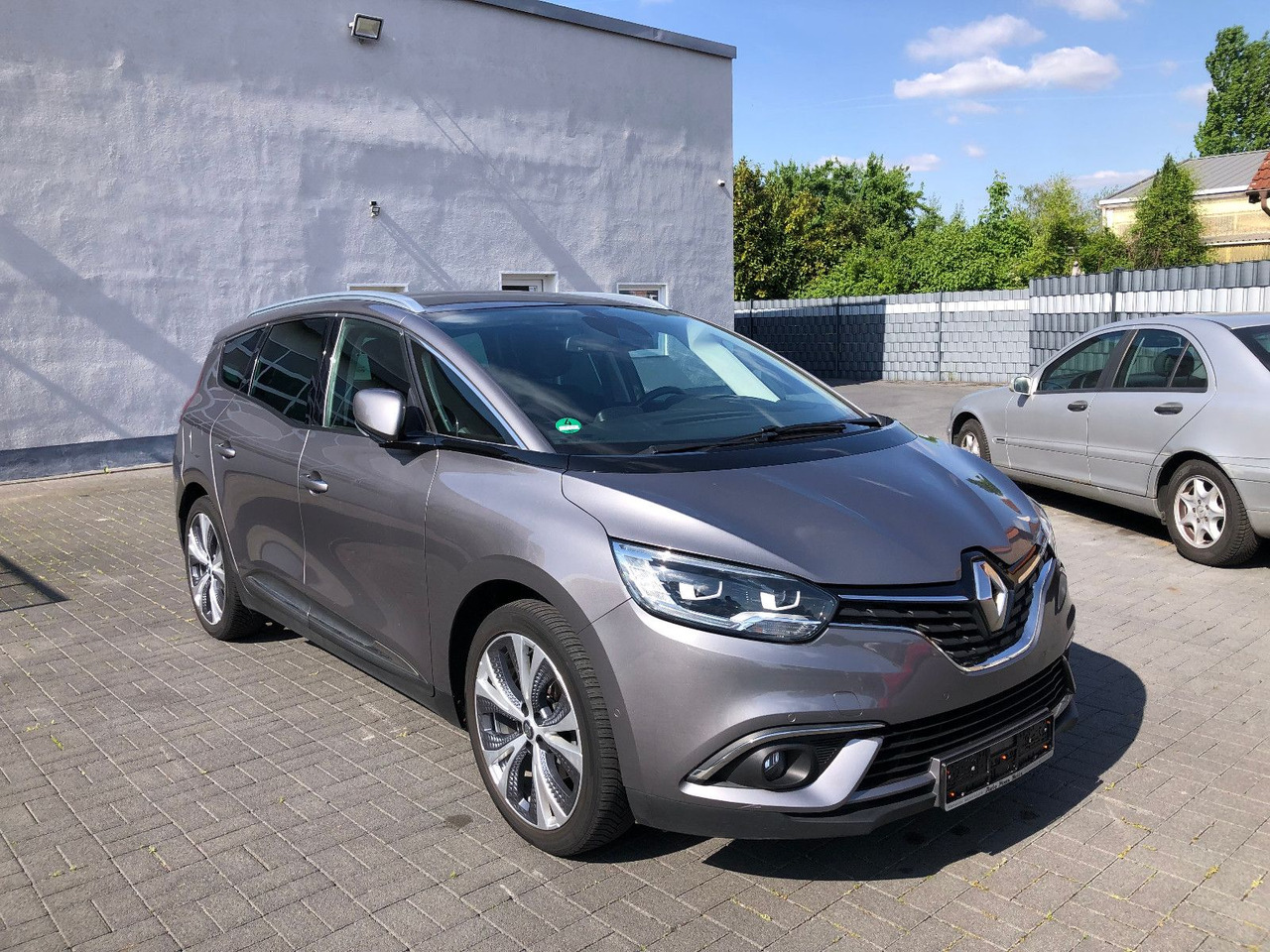 Renault Scenic IV Grand Intens - Легковой автомобиль: фото 1 Renault Scenic IV Grand Intens - Легковой автомобиль: фото 1