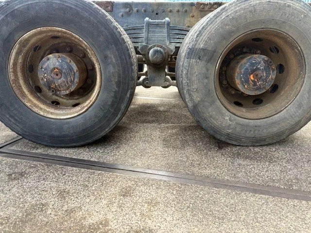 Грузовик-шасси Mercedes-Benz SK 3335K 8x4 FULL STEEL CHASSIS (ZF16 MANUAL GEARBOX / RETARDER / FULL STEEL SUSPENSION / REDUCTION AXLES): фото 6