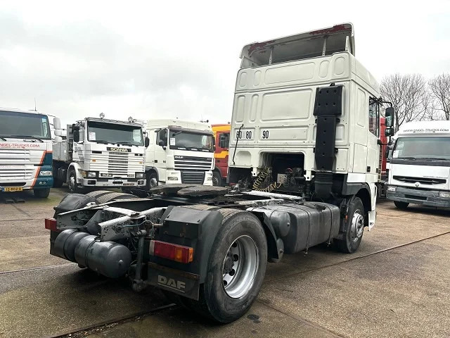 DAF 95.380 XF SPACECAB (EURO 2 (MECHANICAL PUMP & INJECTORS) / ZF16 MANUAL GEARBOX / AIRCONDITIONING) - Тягач: фото 3 DAF 95.380 XF SPACECAB (EURO 2 (MECHANICAL PUMP & INJECTORS) / ZF16 MANUAL GEARBOX / AIRCONDITIONING) - Тягач: фото 3