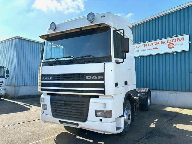 DAF 95.380 XF SPACECAB (EURO 2 / ZF16 MANUAL GEARBOX / D.E.B. ENGINE BRAKE / AIRCONDITIONING) - Тягач: фото 1 DAF 95.380 XF SPACECAB (EURO 2 / ZF16 MANUAL GEARBOX / D.E.B. ENGINE BRAKE / AIRCONDITIONING) - Тягач: фото 1