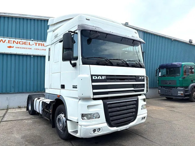 DAF XF 105.460 SPACECAB (ZF16 MANUAL GEARBOX / MX-BRAKE / 870+430 LITER TANK / FRIDGE / AIRCONDITIONING) - Тягач: фото 2 DAF XF 105.460 SPACECAB (ZF16 MANUAL GEARBOX / MX-BRAKE / 870+430 LITER TANK / FRIDGE / AIRCONDITIONING) - Тягач: фото 2