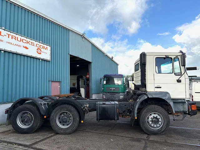 MAN 33.373 DFT 6x4 FULL STEEL SUSPENSION (13.000 AXLES / ZF16 MANUAL GEARBOX / REDUCTION AXLES / FULL STEEL SUSPENSION) - Тягач: фото 4 MAN 33.373 DFT 6x4 FULL STEEL SUSPENSION (13.000 AXLES / ZF16 MANUAL GEARBOX / REDUCTION AXLES / FULL STEEL SUSPENSION) - Тягач: фото 4
