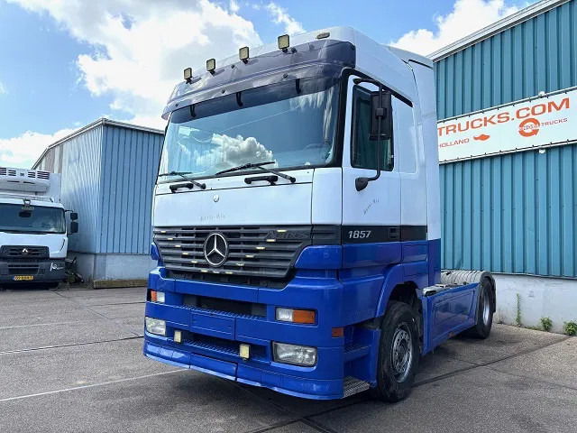 Mercedes-Benz Actros 1857 LS (MP1) MEGASPACE (EPS WITH CLUTCH (3-PEDALS) / RETARDER / REDUCTION AXLE / AIRCONDITIONING) - Тягач: фото 1 Mercedes-Benz Actros 1857 LS (MP1) MEGASPACE (EPS WITH CLUTCH (3-PEDALS) / RETARDER / REDUCTION AXLE / AIRCONDITIONING) - Тягач: фото 1