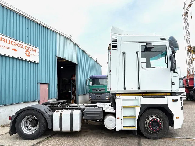 Renault Magnum AE 480 DXI (MANUAL GEARBOX / ZF-INTARDER / AIRCONDITIONING / 2x DIESELTANK / COMPLETE SPOILERSET / ETC.) - Тягач: фото 4 Renault Magnum AE 480 DXI (MANUAL GEARBOX / ZF-INTARDER / AIRCONDITIONING / 2x DIESELTANK / COMPLETE SPOILERSET / ETC.) - Тягач: фото 4
