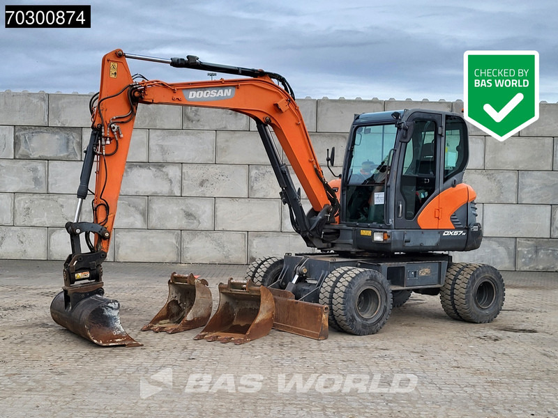 Doosan DX57 W-5 A/C - 3 Buckets - Колёсный экскаватор: фото 1 Doosan DX57 W-5 A/C - 3 Buckets - Колёсный экскаватор: фото 1