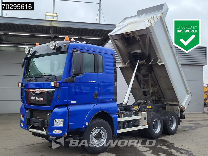 MAN TGX 26.560 TGX 6X4 Retarder 11m3 Istrail Tipper Big-Axle Automatic Xenon Navi Euro 6 - Самосвал: фото 1 MAN TGX 26.560 TGX 6X4 Retarder 11m3 Istrail Tipper Big-Axle Automatic Xenon Navi Euro 6 - Самосвал: фото 1