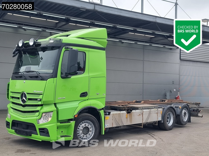 Mercedes-Benz Actros 2545 6X2 Hydraulic Liftable BDF system Lift+steering axle ADR Euro 6 - Грузовик-контейнеровоз/ Сменный кузов: фото 1 Mercedes-Benz Actros 2545 6X2 Hydraulic Liftable BDF system Lift+steering axle ADR Euro 6 - Грузовик-контейнеровоз/ Сменный кузов: фото 1