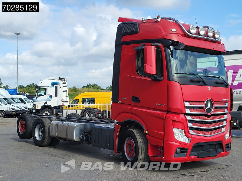 Mercedes-Benz Actros 2548 Actros 6X2 BigSpace Retarder PTO Liftachse Xenon ACC Navi Euro 6 - Грузовик-шасси: фото 3 Mercedes-Benz Actros 2548 Actros 6X2 BigSpace Retarder PTO Liftachse Xenon ACC Navi Euro 6 - Грузовик-шасси: фото 3