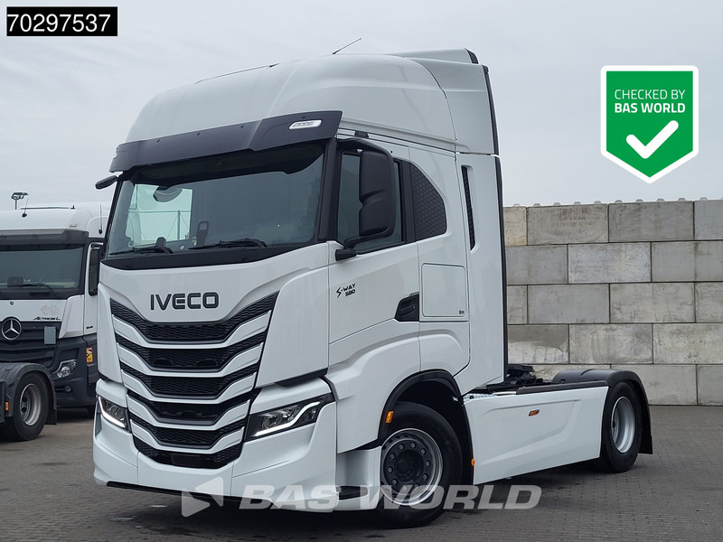 Iveco S-Way 580 4X2 NEW! 2x Tanks Standklima Navi ACC LED Euro 6 - Тягач: фото 1 Iveco S-Way 580 4X2 NEW! 2x Tanks Standklima Navi ACC LED Euro 6 - Тягач: фото 1