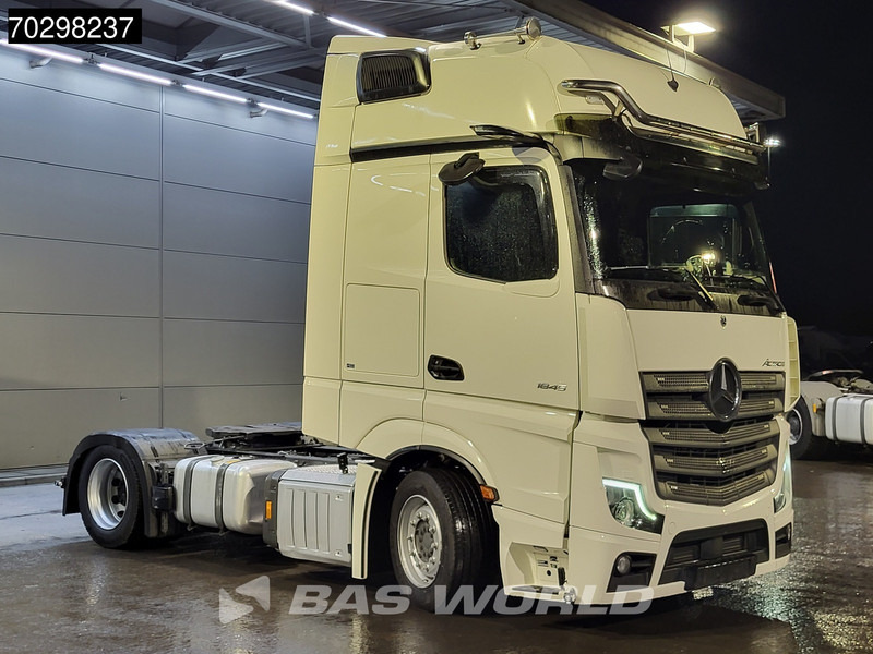 Mercedes-Benz Actros 1845 4X2 Retarder Mega 2xTanks Standklima Xenon Navi ACC Euro 6 - Тягач: фото 3 Mercedes-Benz Actros 1845 4X2 Retarder Mega 2xTanks Standklima Xenon Navi ACC Euro 6 - Тягач: фото 3