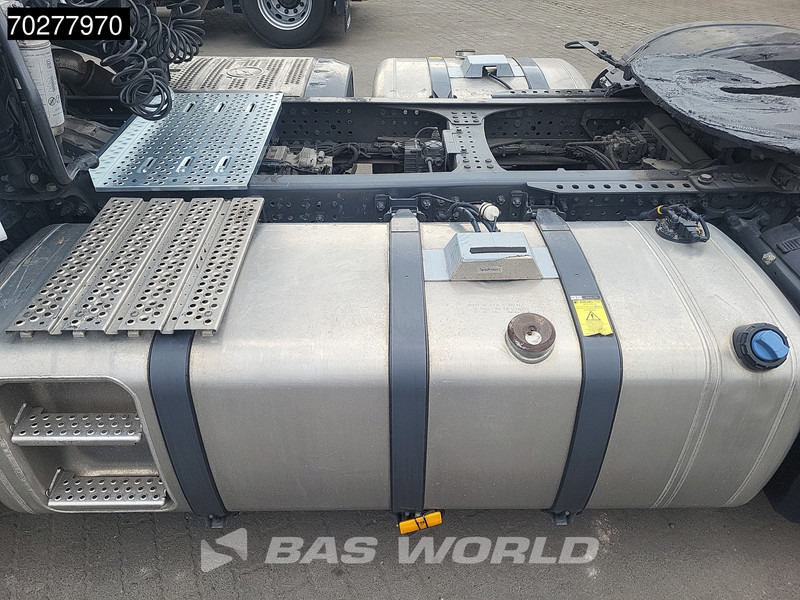 Тягач Mercedes-Benz Actros 1851 Actros 4X2 BigSpace 2x Tanks: фото 15