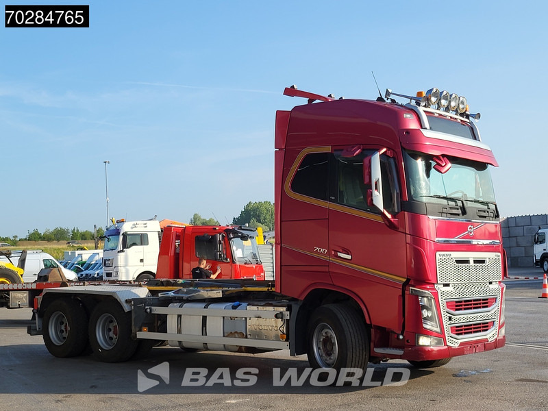 Volvo FH16 700 FH16 6X4 Full Air 20t Hook Xenon Euro 5 - Крюковой мультилифт: фото 5 Volvo FH16 700 FH16 6X4 Full Air 20t Hook Xenon Euro 5 - Крюковой мультилифт: фото 5