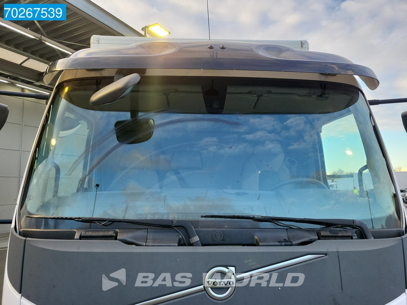 Фото интерьера 1: Грузовик с закрытым кузовом Volvo FL 210 4X2 12tons NL-Truck Automatic Ladebordwand Euro 6