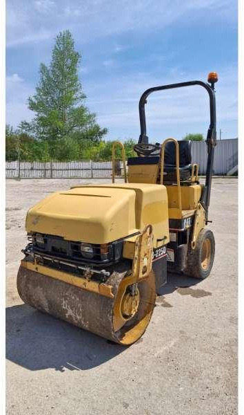Caterpillar CB225D - Комбинированный каток: фото 2 Caterpillar CB225D - Комбинированный каток: фото 2