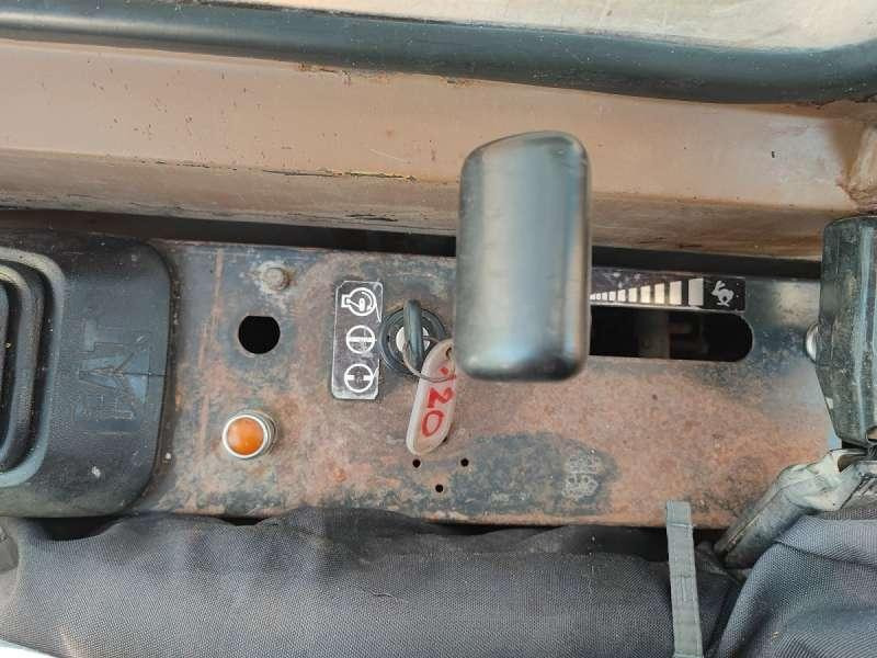 Гусеничный экскаватор Caterpillar E120B: фото 43