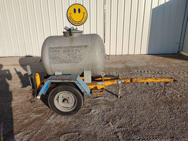 Courant Citerne 500 LITRES A EAU - Цистерна: фото 1 Courant Citerne 500 LITRES A EAU - Цистерна: фото 1