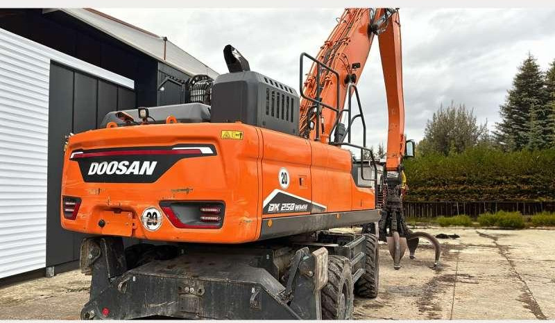 Doosan DX250WMH-7 - Колёсный экскаватор: фото 4 Doosan DX250WMH-7 - Колёсный экскаватор: фото 4