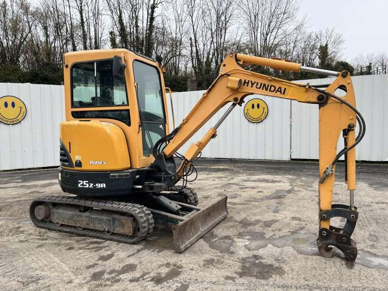 Hyundai ROBEX25Z-9A - Мини-экскаватор: фото 1 Hyundai ROBEX25Z-9A - Мини-экскаватор: фото 1