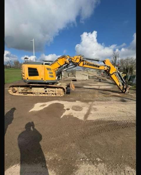 Liebherr R926 COMPACT - Гусеничный экскаватор: фото 3 Liebherr R926 COMPACT - Гусеничный экскаватор: фото 3