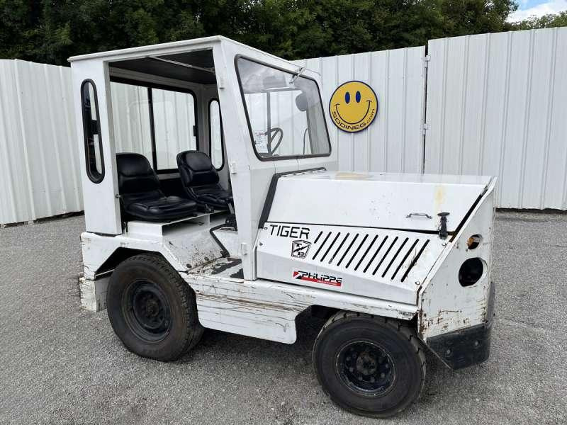 TAYLOR-DUNN TC-40 - Трактор: фото 1 TAYLOR-DUNN TC-40 - Трактор: фото 1