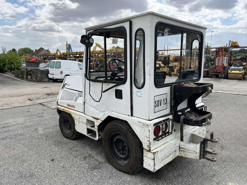 TAYLOR-DUNN TC-40 - Трактор: фото 5 TAYLOR-DUNN TC-40 - Трактор: фото 5