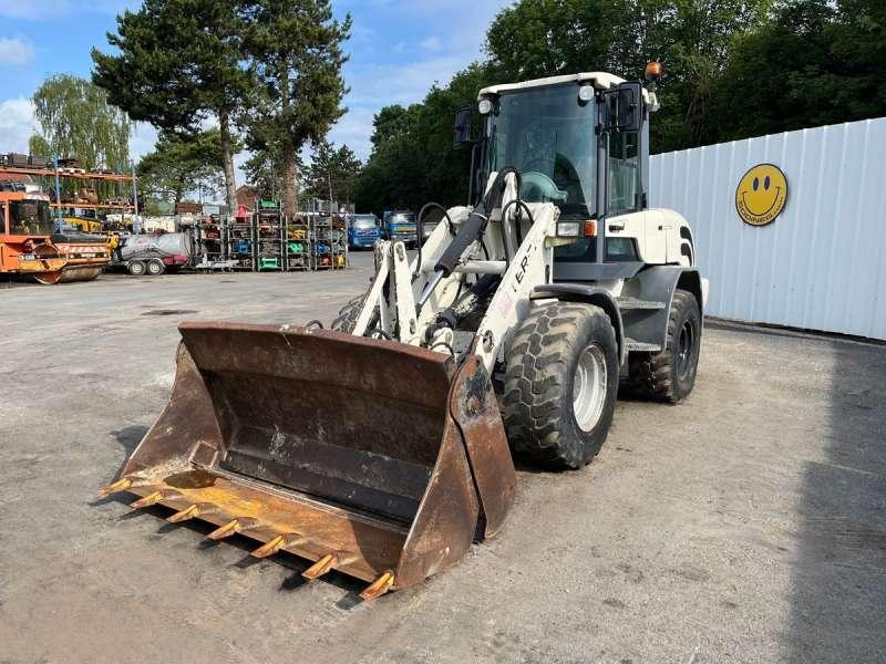 Terex TL100 - Компактный фронтальный погрузчик: фото 2 Terex TL100 - Компактный фронтальный погрузчик: фото 2