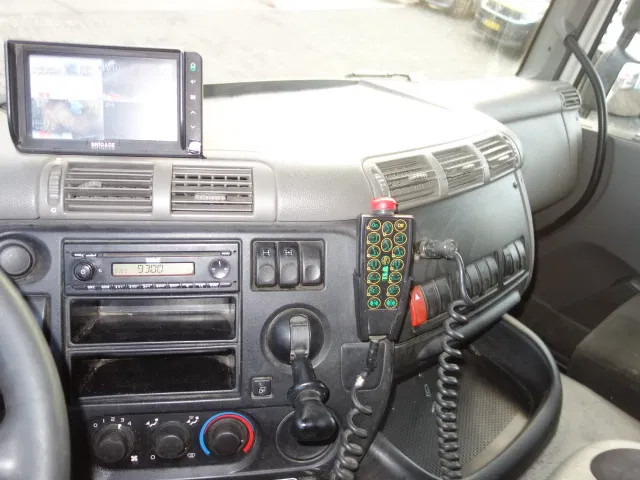 Крюковой мультилифт DAF 85.410 CF 6X4 STEEL SPRINGS MANUAL GEARBOX: фото 11