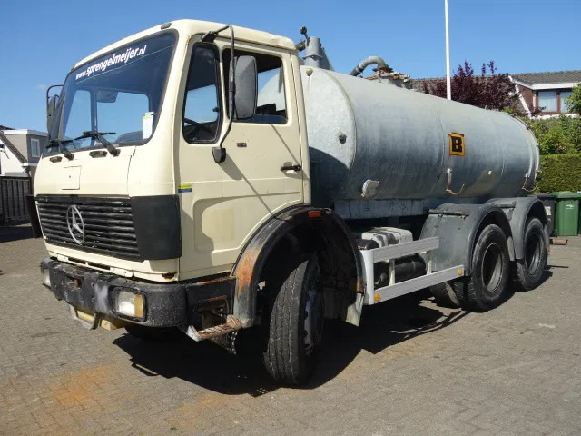 Mercedes-Benz MB 2222 6X4 WATERTANKER WITH PUMP - Грузовик-цистерна: фото 2 Mercedes-Benz MB 2222 6X4 WATERTANKER WITH PUMP - Грузовик-цистерна: фото 2