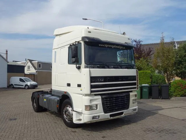 DAF XF 430 EURO3 MANAULE GEAR - Тягач: фото 2 DAF XF 430 EURO3 MANAULE GEAR - Тягач: фото 2