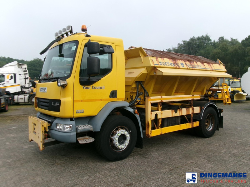 DAF LF 55.250 4X2 RHD gritter - Снегоуборочная машина: фото 1 DAF LF 55.250 4X2 RHD gritter - Снегоуборочная машина: фото 1