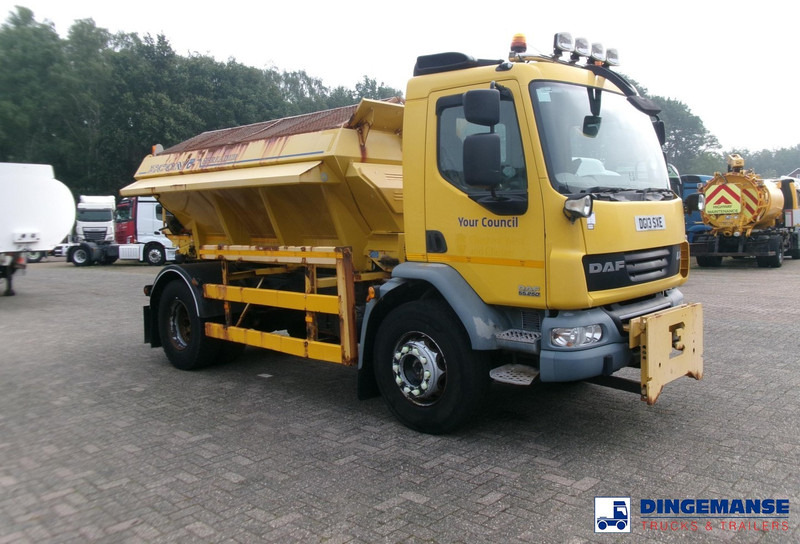 DAF LF 55.250 4X2 RHD gritter - Снегоуборочная машина: фото 2 DAF LF 55.250 4X2 RHD gritter - Снегоуборочная машина: фото 2