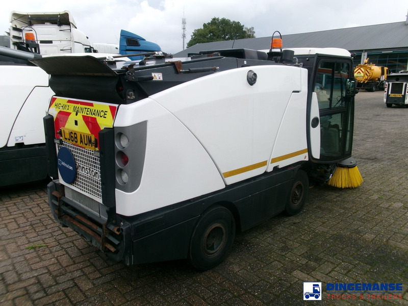 Johnston C202 compact street sweeper - Подметально-уборочная машина: фото 4 Johnston C202 compact street sweeper - Подметально-уборочная машина: фото 4